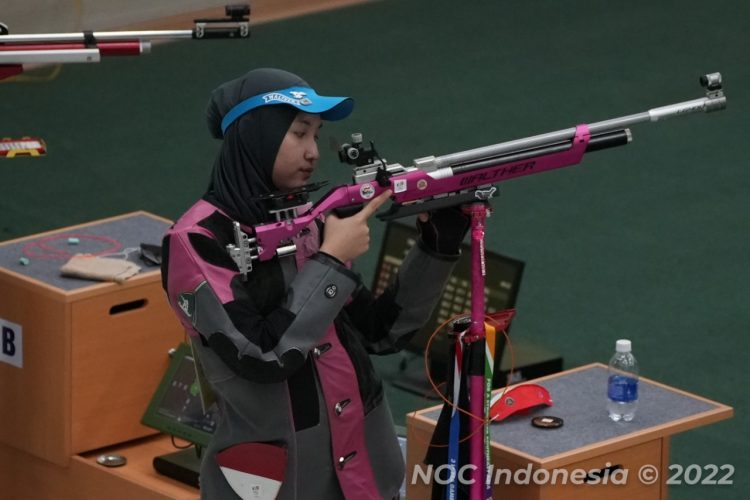 Atlet menembak Dewi Laila Mubarokah. (Foto: NOC Indonesia)