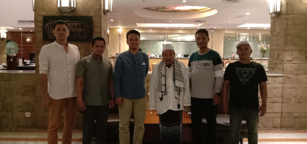 Tokoh Nasional sekaligus ulama besar, KH Ghozi Wahid Wahab Hasbullah saat berkunjung ke Gerakan Nasional Indonesia Juara (GNIJ). Senin (16/5).