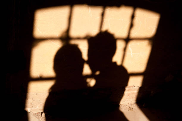 Ilustrasi oknum Polwan yang digrebek suaminya sendiri saat berduaan dikamar dengan seorang pendeta. (pixabay)