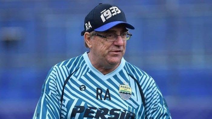 Robert Alberts Memastikan bahwa Persib Tidak Gentar Berada dalam Grup Neraka Piala Presiden 2022