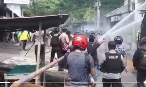 Kerusuhan di Jayapura, Polisi Halau Massa dengan Suara Tembakan