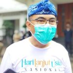 Kepala Dinas Sosial Kota Bandung, Tono Rusdiantono, saat memberikan paparan tentang upaya mengatasi warga miskin yang terus bertambah, kepada wartawan di Balai Kota Bandung belum lama ini.