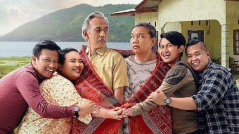 Film 'Ngeri-ngeri Sedap' yang berhasil mencapai 1 juta penonton dalam 11 hari penayangannya, juga berhasil membuat menko Marivest Luhur Binsar menangis. (tangkapan layar)