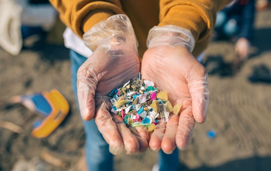 Mikroplastik, saat ini terus diteliti oleh para ahli, untuk mengetahui berapa toleransinya didalam tubuh manusia.