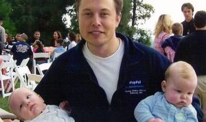 Elon Musk bersama anak kembarnya yang kini sudha menjadi transgender. (instagram @elonmusk)