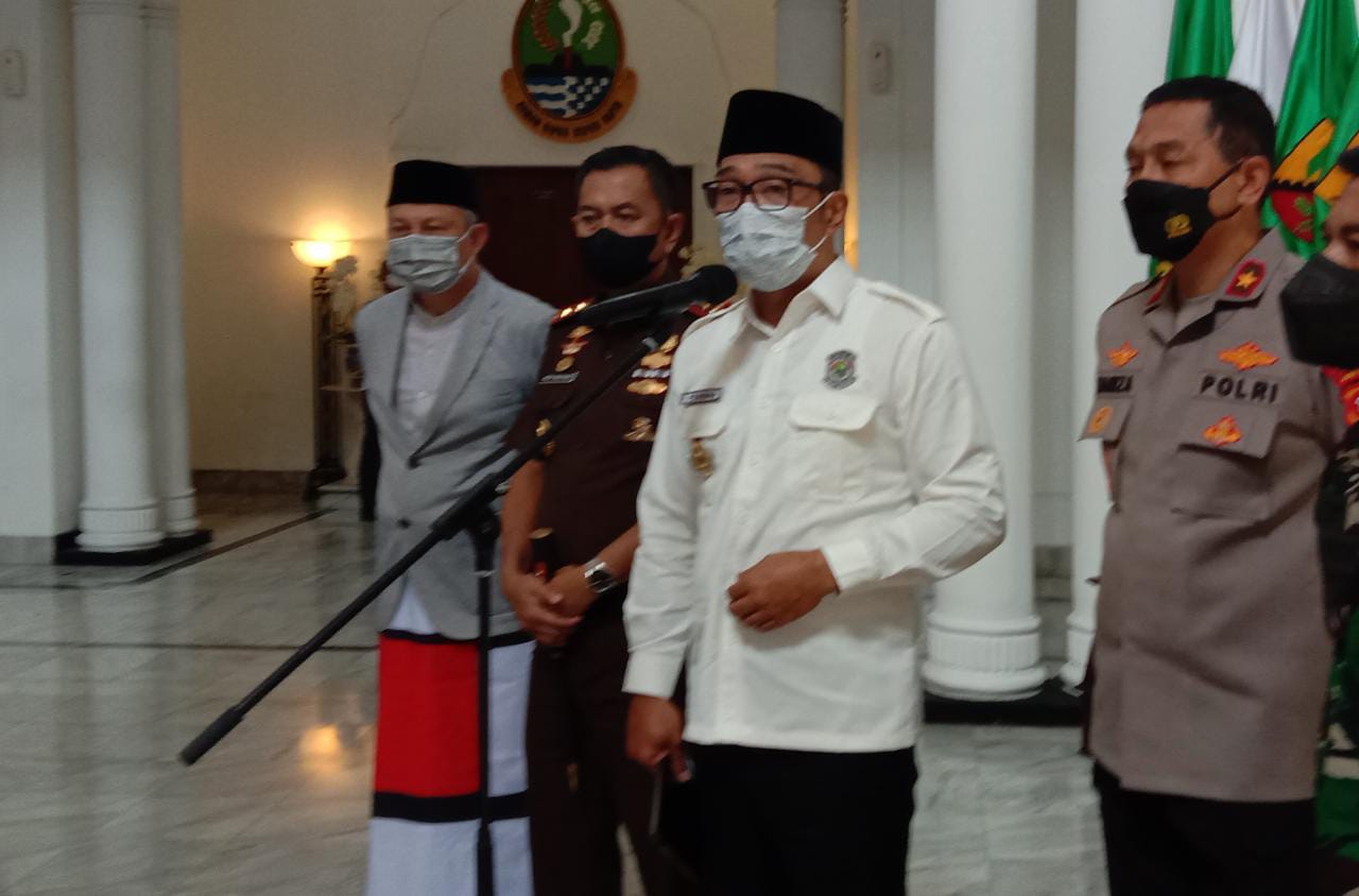 Gubernur Jawa Barat, Ridwan Kamil, saat memaparkan tentang Covid-19 di Jawa Barat. Rabu (22/6). Foto. Sandi Nugraha.