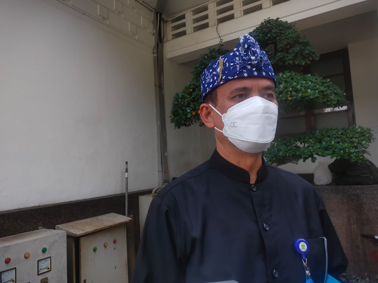 Ketua Harian Satgas Covid-19 Kota Bandung, Asep Gufron, saat menjelaskan temuan kasus Varian baru Omicron di Kota Bandung. Kamis (23/6)