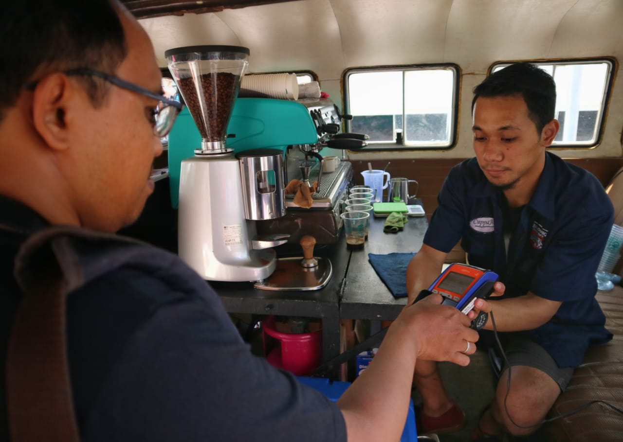 Kemudahan transaksi digitalisasi perbankan dari BRI mempu memperkuat ekonomi riil di Indonesia.