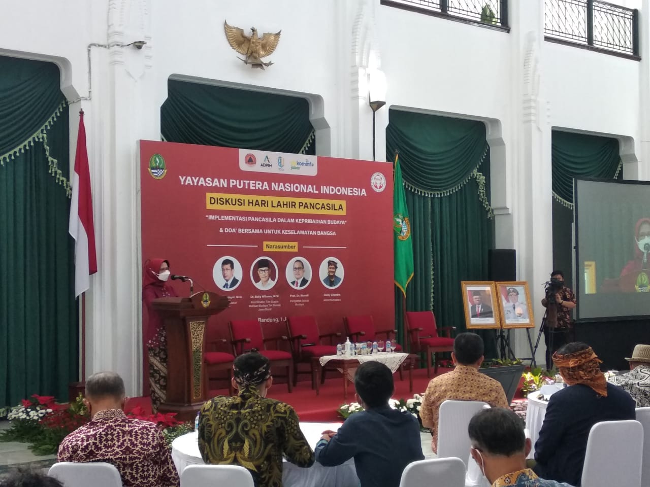 Kadis Kominfo Jawa Barat, Ika Mardiah saat memberikan sambutan sekaligus mengapresiasi kepada film Kabayan milenial di Hari Lahir Pancasila. Rabu (1/6). (Foto: Sandi Nugraha/Jabar Ekspres)