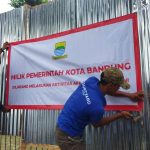 Penertiban Aset Tanah oleh BKAD Kota Bandung karena tunggakan bayaran sewa selama 18 tahun di Jalan Bengawan, Bandung, Kamis (9/6). (Arvi/Jabar Ekspres)