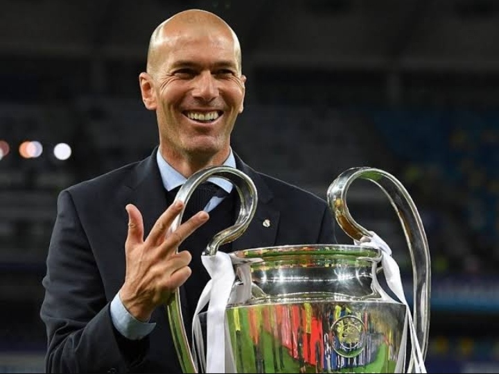 Zidane Masih Mempertimbangkan Karirnya Sebagai Pelatih, PSG dan Timnas Perancis Menjadi Pilihan Yang Memungkinkan