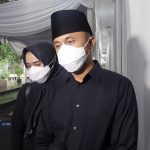 Bupati Bandung Barat Hengki Kurniawan seusai menghadiri takziyah Eril di Gedung Pakuan, Minggu (5/6). (Arvi/Jabar Ekspres)