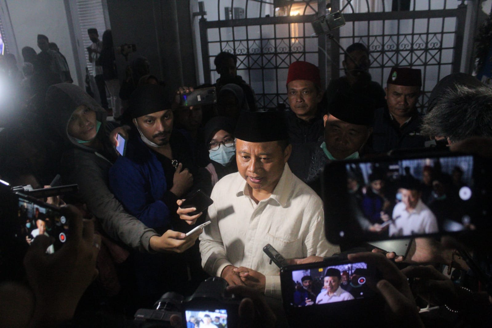 Wakil Gubernur Jawa Barat Uu Ruzhanul Ulum, di Gedung Pakuan, Minggu (12/6). (Deni/Jabar Ekspres)