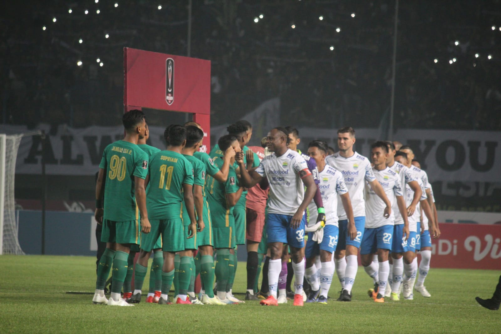 Dok. Pertandingan Grup C Piala Presiden 2022, Persib Vs Persebaya di Stadion GBLA Bandung. Jumat (17/6) lalu. (Foto: Deni/Jabar Ekspres)