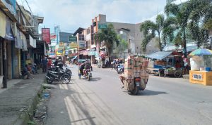 Aktivitas perekonomian di wilayah Kecamatan Rancaekek, Kabupaten Bandung. (Yanuar/Jabar Ekspres)