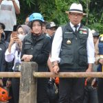 Gubernur Jawa Barat Ridwan Kamil saat memantau lokasi bencana banjir bandang dan longsor di wilayah Bogor beberapa waktu lalu, kini pemprov Jabar menerapkan siaga satu bencana untuk daerah rawan. (Yudha Prananda)