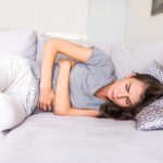 Wanita Harus Tahu, 5 Posisi Tidur untuk Mengurangi Nyeri Haid