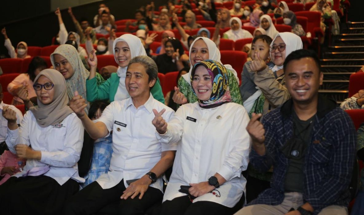Peringati Hari Keluarga 2022, Wawalkot Bogor Nobar Film Keluarga Cemara Bareng Siswa