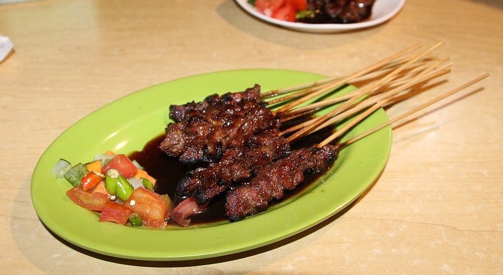 Resep sate maranggi khas Jawa Barat dengan daging empuk dan meresap hingga kedalam. (wikipidea)