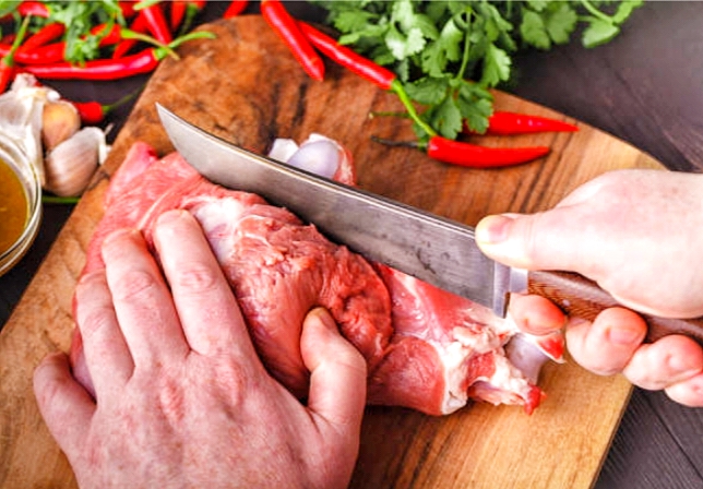 trik mengolah daging kambing agar tidak berbau prengus. (pixabay)