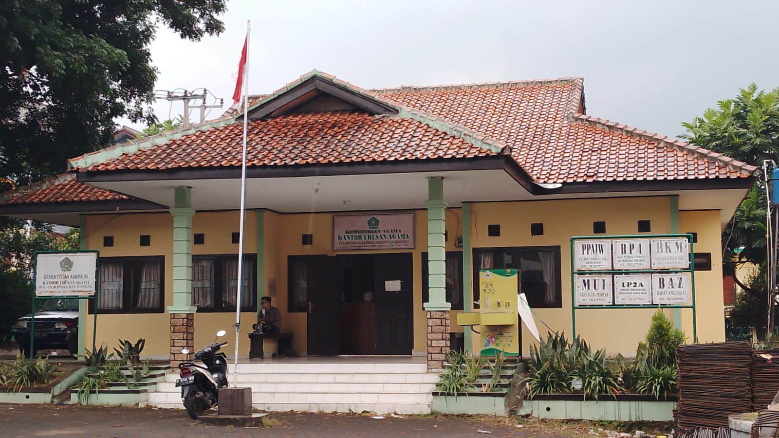 Ilustrasi Pernikahan Dini: Kantor Urusan Agama (KUA) Kecamatan Cicalengka, Kabupaten Bandung. (Yanuar/Jabar Ekspres)