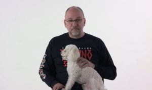 Ayah Technoblade dalam video terakhirnya, yang mengungkap kematian youtuber game minecraft itu. (tangkapan layar Youtube)