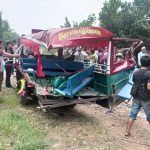 Kondisi Odong-odong yang rusak parah karena ditabrak kereta api, hingga menyebabkan keceakaan maut terjadi, 9 orang tewas.