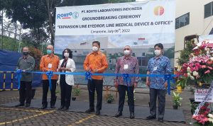 Jajaran Direksi PT Rotho Labolatories Indonesia siap menambah kapasitas produski obat tetes mata untuk masyarakat Indonesia.