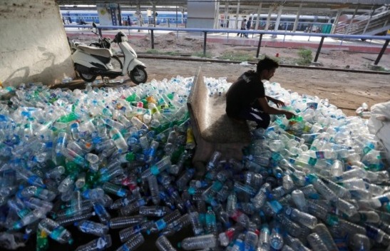 India Mulai Melarang Penggunaan Plastik Sekali Pakai (Aljazeera)
