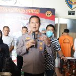 Polresta Bandung Berhasil Ringkus Pembuat Sekaligus Pengedar Miras Impor Oplosan, Ratusan Botol Diamankan