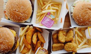 Inilah Lima Penyakit Berbahaya jika Terlalu Sering Mengonsumsi Makanan Cepat Saji