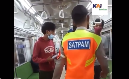 Viral Video Gara-gara Mengobrol, Penumpang Tak Terima Disuruh Turun dari Gerbong Kereta Api