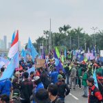 Demo ribuan buruh di Senayan Jakarta (rmol)