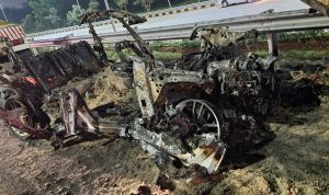 Pengemudi Mobil Porsche Tewas Usai Terjebak Kebakaran di Tol Jagorawi