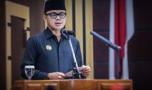 Wali Kota Bogor Bima Arya saat memaparkan mengenai program prioritas Penkot Bogor. (foto: Yudha Prananda)