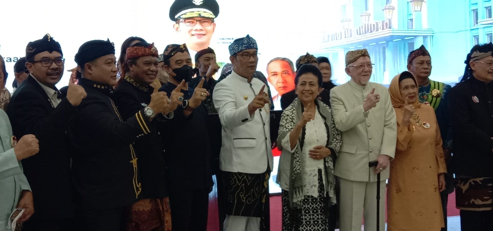 Gubernur Jawa Barat, Ridwan Kamil saat menghadiri acara silaturahmi Paguyuban Sunda Pangumbaran di Gedung Merdeka, Kota Bandung, Minggu (21/8). Foto. Sandi Nugraha