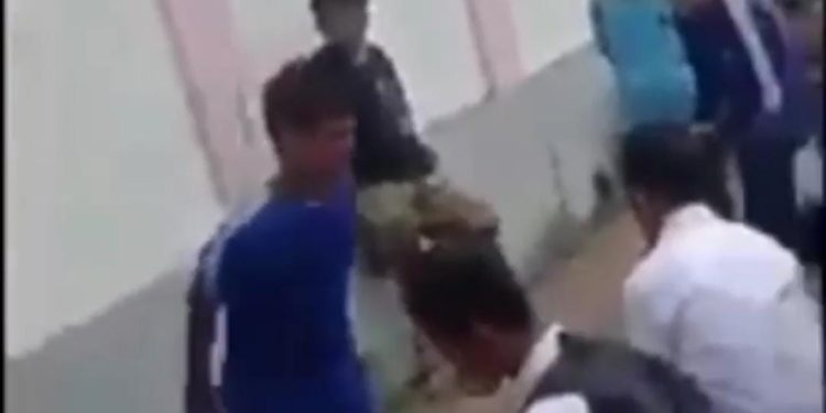 Tangkapan layar video aksi Bully pelajar SMP di Cilegon.