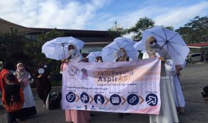 Asosiasi Ibu Menyusui Indonesia (AIMI) tengah melangsungkan acara edukasi bersama Dinas Kesehatan Jawa Barat di Kiara Artha Park, Minggu (7/8). (Arvi/Jabar Ekspres)