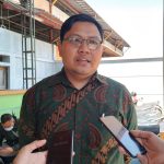 Ketua KPAID Kabupaten Bandung, Ade Irfan Al Anshory saat ditemui di Kecamatan Ciparay, Kabupaten Bandung. (Yanuar/Jabar Ekspres)