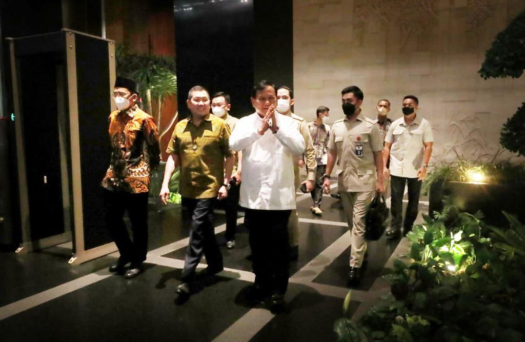 Ketua Umum Partai Perindo Hary Tanoesoedibyo mengatakan, selain sebagai Menteri pertahanan, sosok Prabowo Subianto merupakan tokoh nasional.