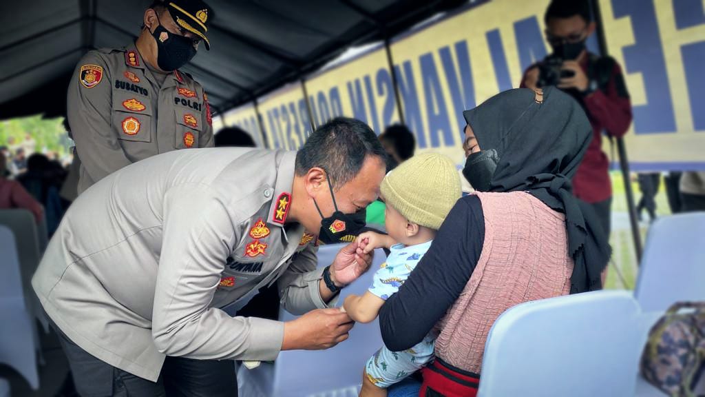 Tinjau Vaksinasi di Kota Bogor, Kapolda Jabar Targetkan Booster Capai 70 Persen: Secepatnya!