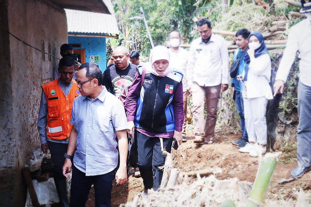 Bima Arya Minta PT Surya Mas Bertanggung Jawab atas Bencana Longsor yang Menimpa Permukiman Warga