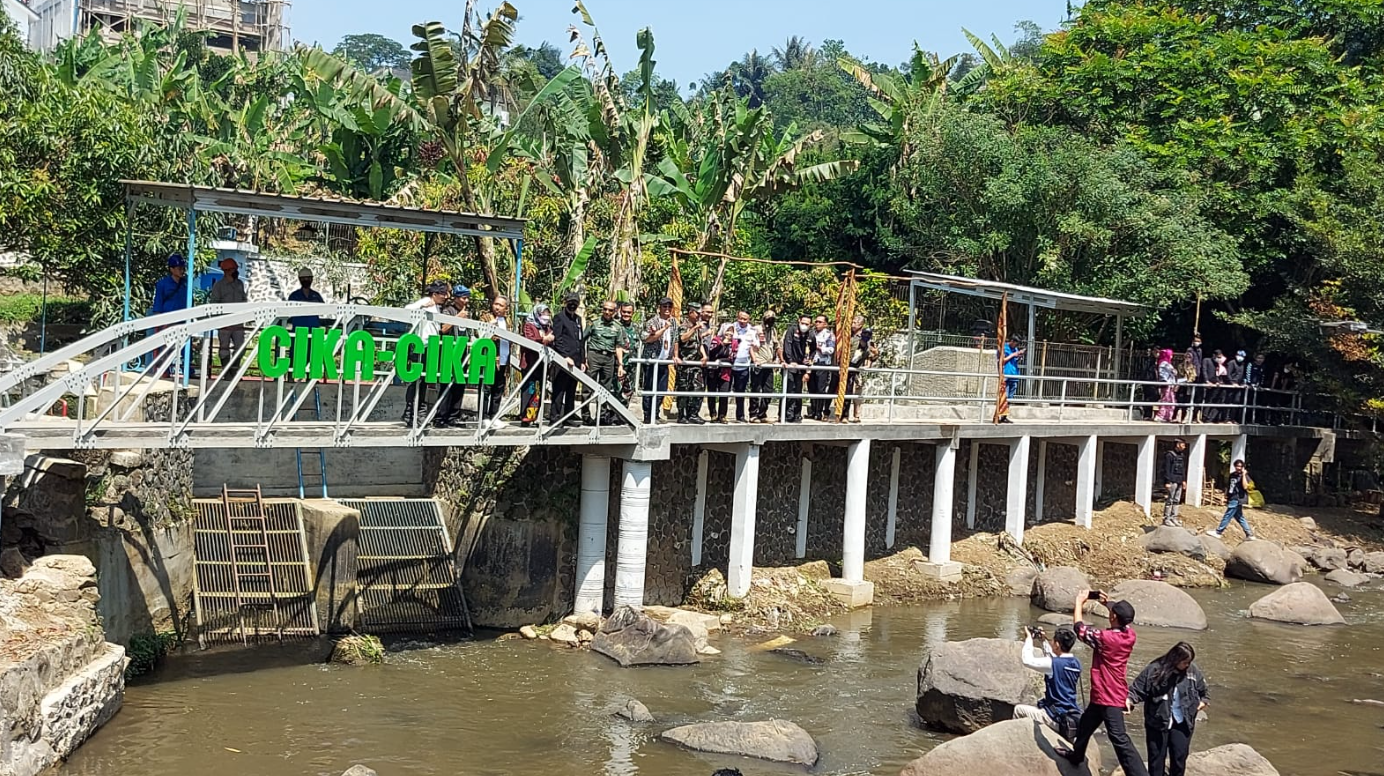 10 Tahun Berjembatan Bambu, Pemkot Resmikan Jembatan Permanen Cika Cika