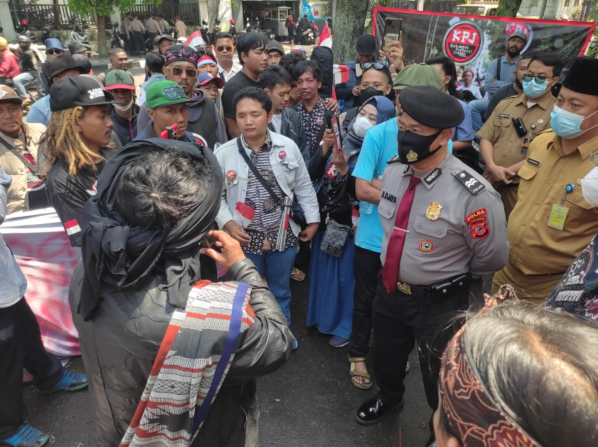 KPJ Bandung Desak Pemkot Perhatikan Kesejahteraan Penyanyi Jalanan