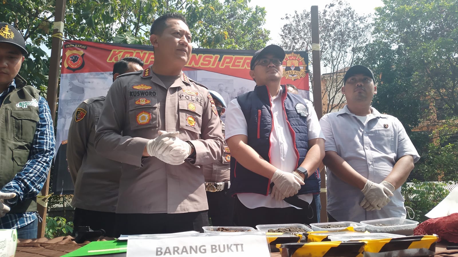 Polresta Bandung Temukan Perusahaan Nakal, Buang Limbah B3 Ilegal di Rancaekek