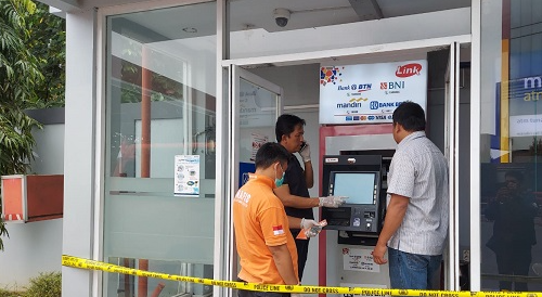 Polisi Berhasil Menangkap Dua Pelaku Pengganjal Kartu ATM di Tasikmalaya