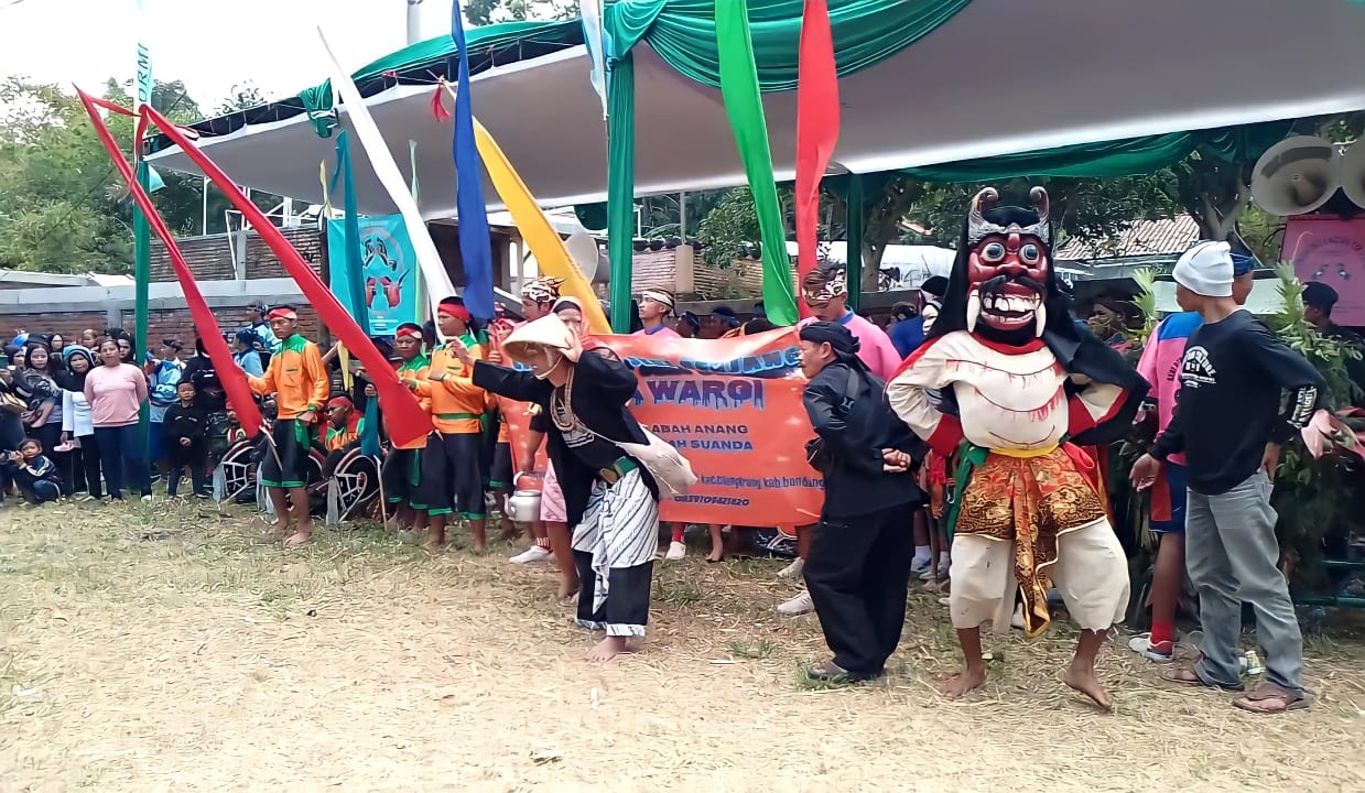 Perdana Digelar Dalam Sejarah, Festival Seni Benjang Kabupaten Bandung Berlangsung Meriah