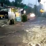 Salah satu jalan di wilayah Kelurahan Mulyaharja, Kecamatan Bogor Selatan, Kota Bogor dilanda banjir lintasan akibat adanya longsor. (Yudha Prananda / Tangkapan Layar Video)