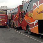 Bus AKDP di Terminal Cicaheum, Kota Bandung, yang diusulkan akan mendapat subsidi BBM. Foto. Sandi Nugraha