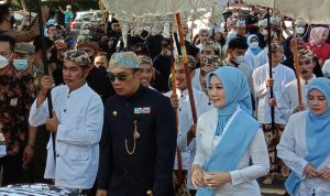 Atalia Praratya saat mendampingi Gubernur Jabar, Ridwan Kamil. Nama Atalia ternyata masuk kedalam bursa cawalkot Bandung. Foto. Sandi Nugraha